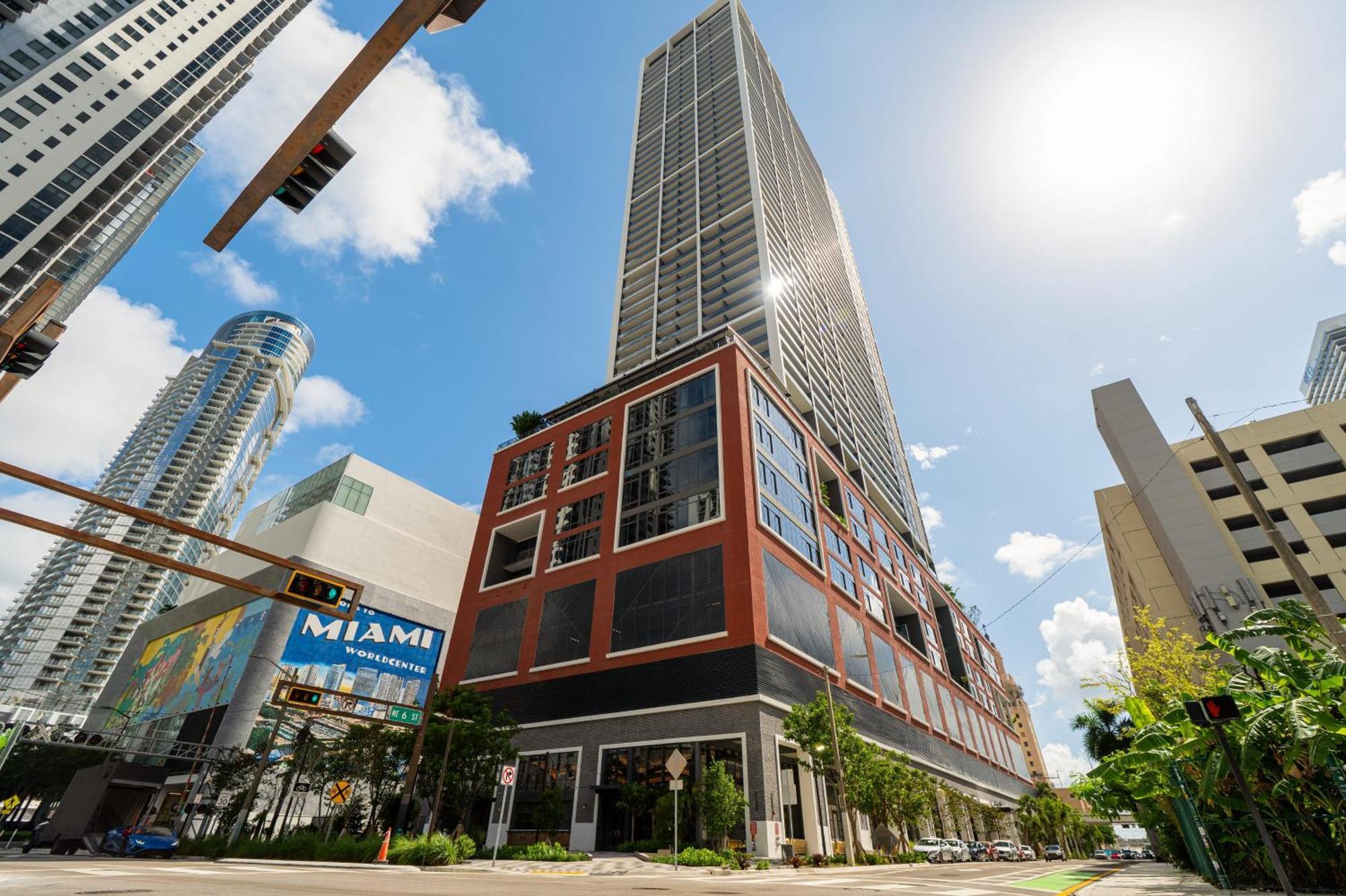 Exclusive With Views In Downtown *