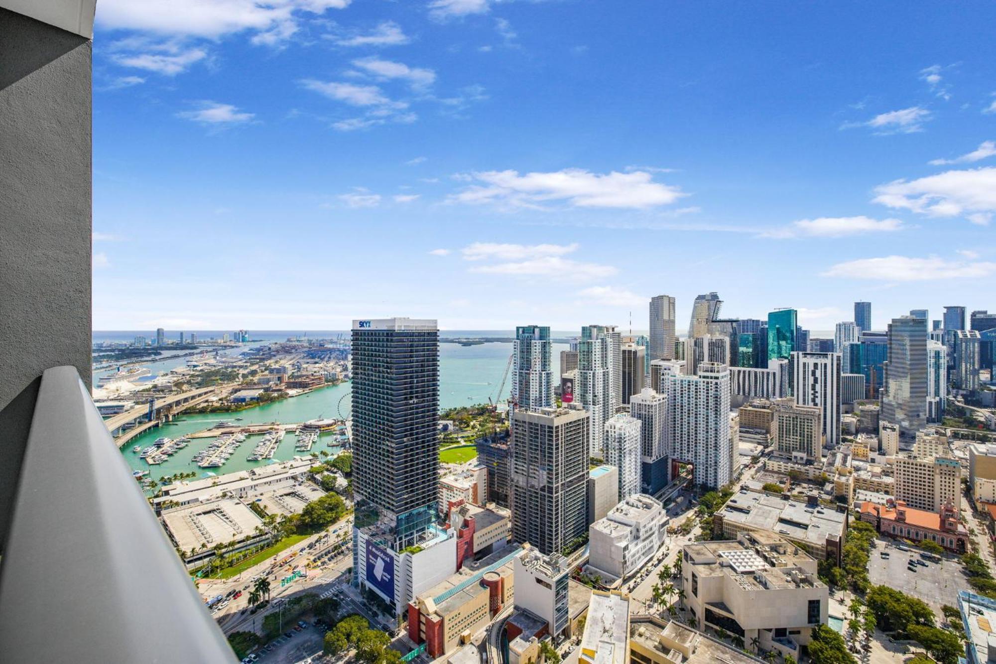 Exclusive With Views In Downtown