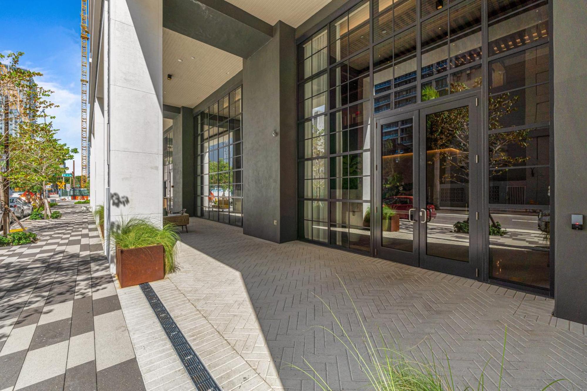 Exclusive With Views In Downtown Apartment *