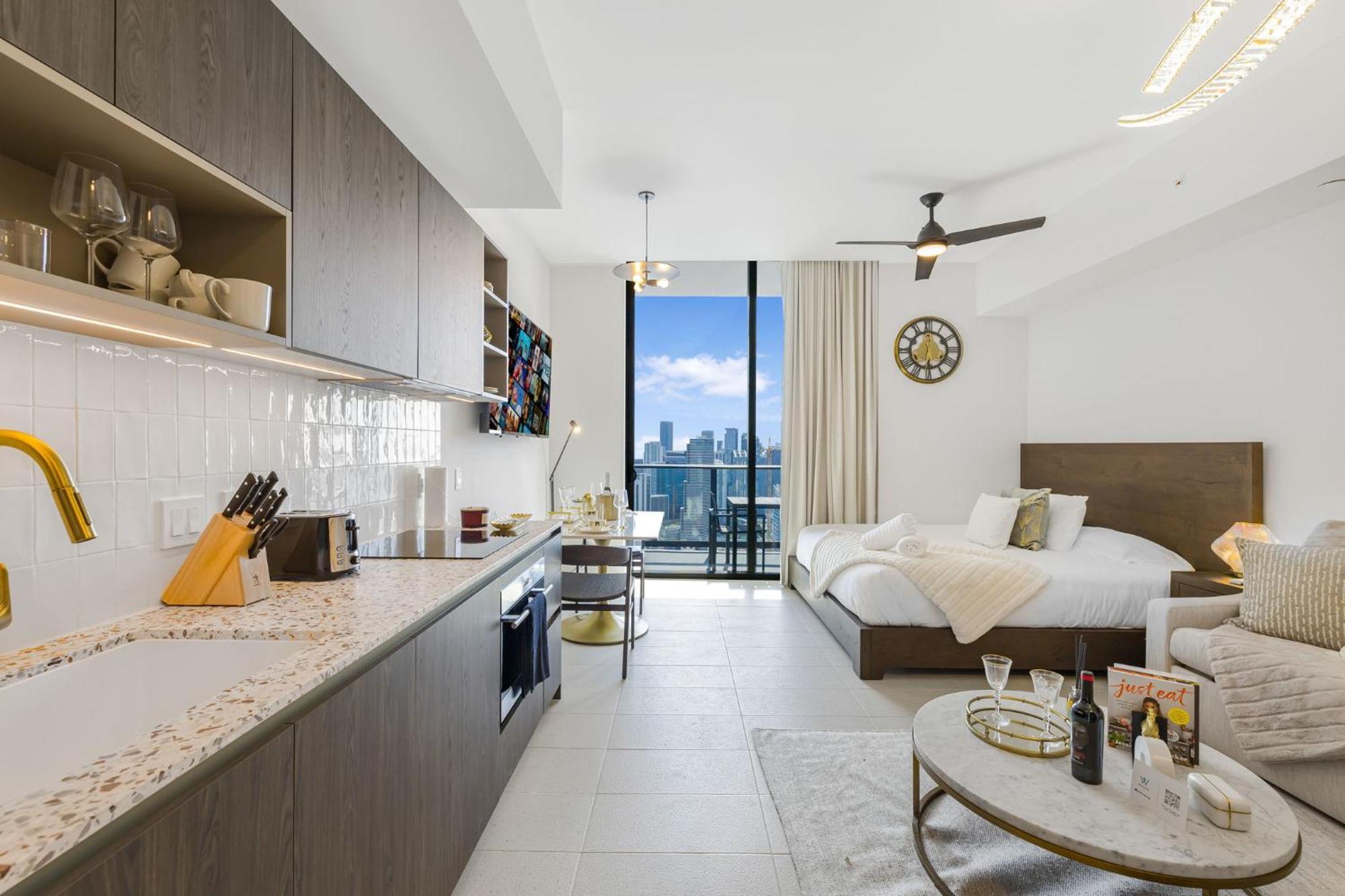 Exclusive With Views In Downtown Apartment