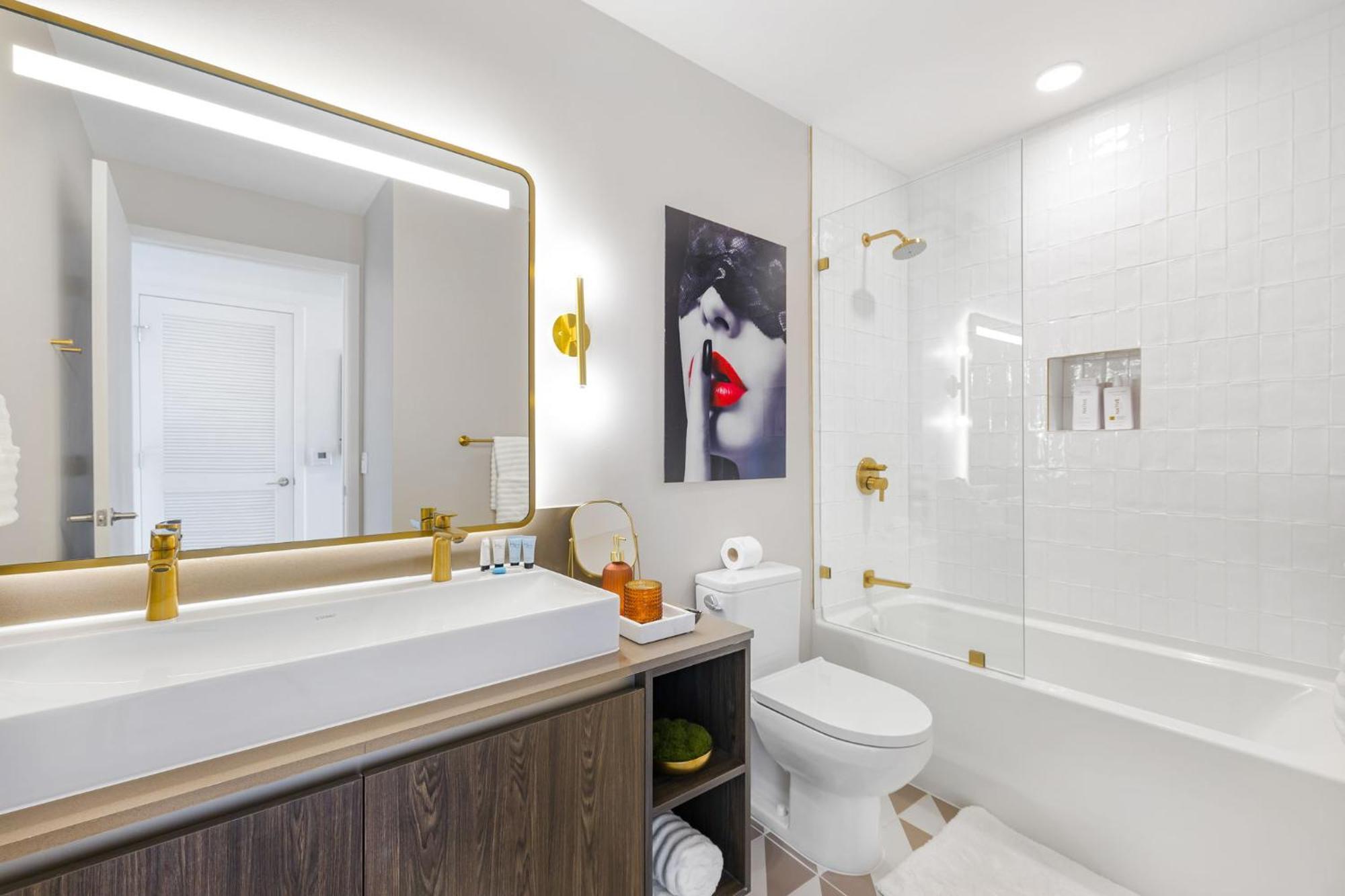 Exclusive With Views In Downtown Apartment *
